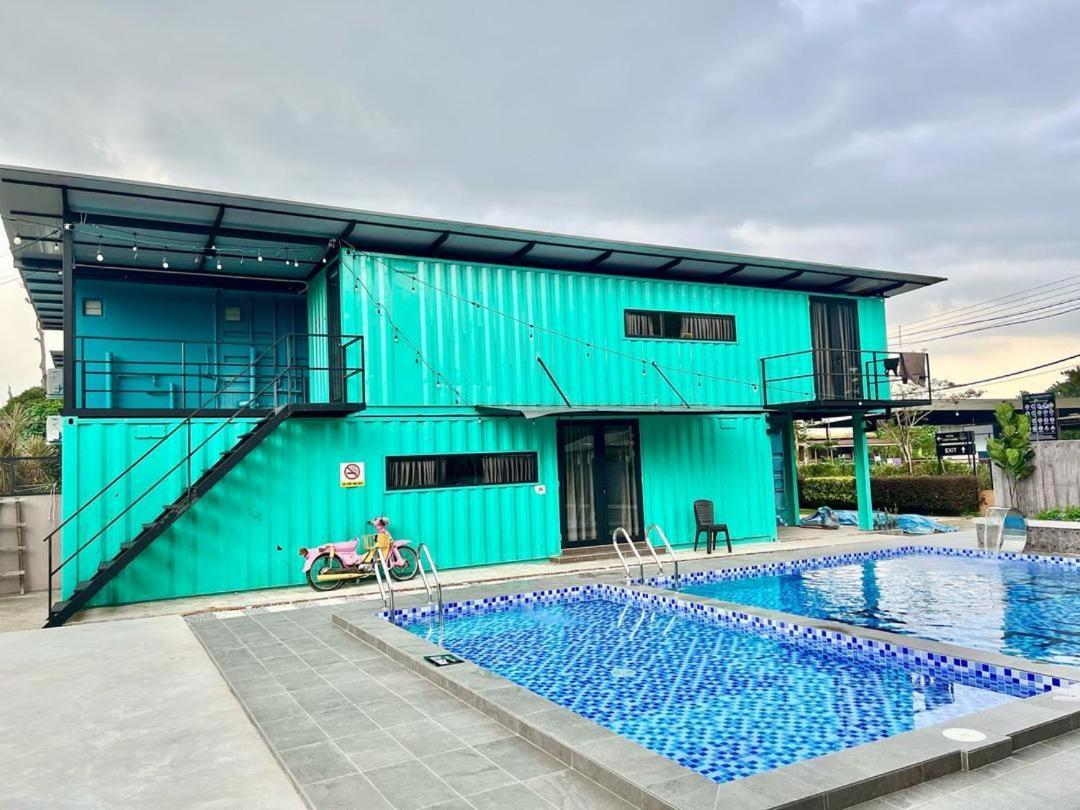Hotel The Cozytainer Taiping Exterior foto
